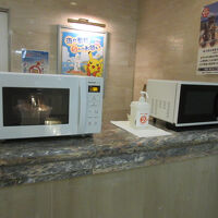 ロビーにある電子レンジ
