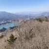 宮ヶ瀬湖や丹沢の山々の眺めがいい相州アルプスのひとつ
