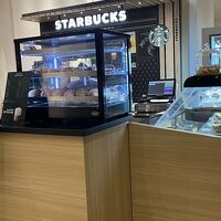 ホテルロビーにあるカフェコーナー