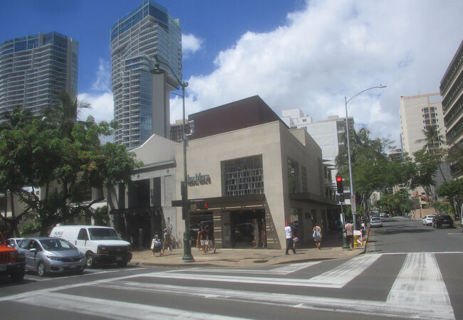 マックスマーラ (ワイキキ店)