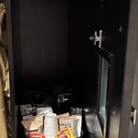 紅茶とコーヒーと紙コップ