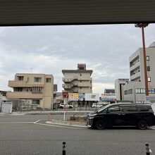 駅から丸見え［南彦根ステーションホテル］