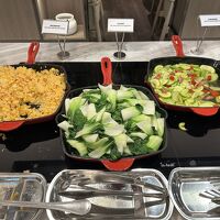 朝はビュッフェ