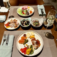 ラウンジのカクテルタイム