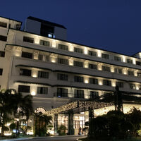 夜のホテル外観…雰囲気ありますね～(^^)