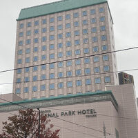 高層階の客室でロケーションが一望できます。