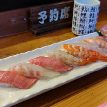 おまかせ寿司 (九貫 2,200円 ※2025年2月時点)