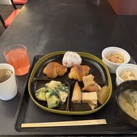 シンプルだけどまずまずな朝食
