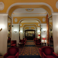 豪華な１階ロビー