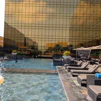 贅沢に独占できたプール。