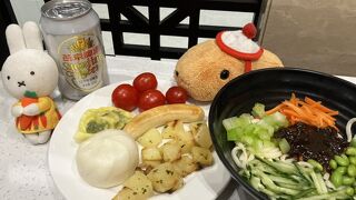 食事は6:30～18:30の提供