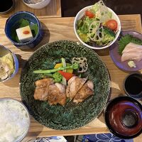 久米島赤鶏のハーブローストプレート　2500円