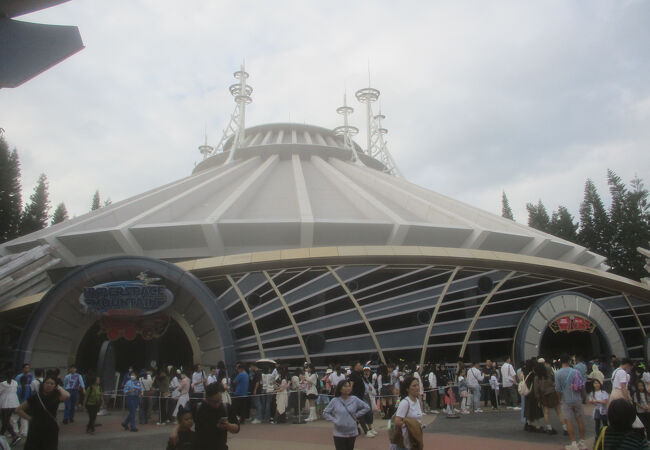スペース・マウンテン(Space Mountain) | 世界のディズニー！