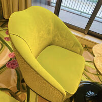 メロンのような椅子