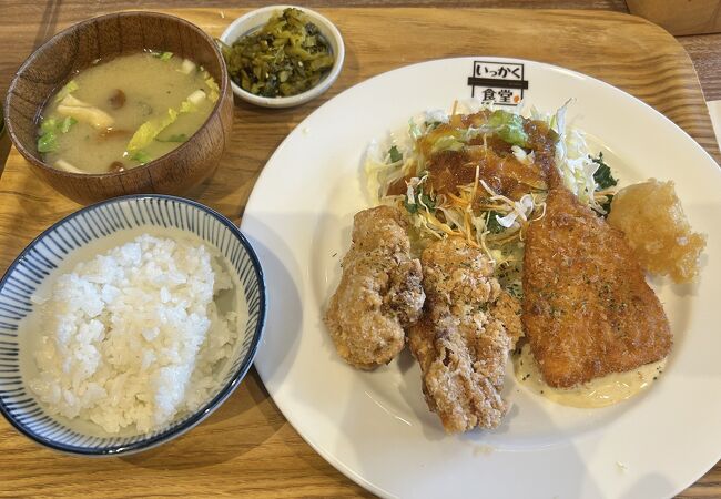 ボリュームのある食堂