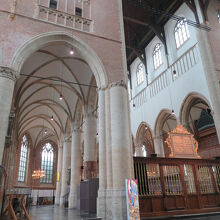 元は主祭壇があった部分もぐるりと回ってみましょう。