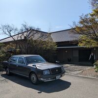 敷地内の料亭万里荘