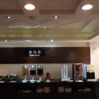 朝食会場での飲物コーナー