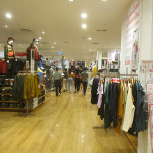 ユニクロ (セントラルワールド店)