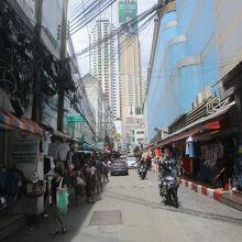 プラトゥーナーム市場