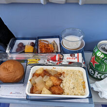 ICN-KHHの機内食です、美味しい
