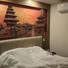 空港から歩いて行けます。