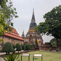 ワット ヤイ チャイ モンコン (チャオプラヤー タイ寺院)