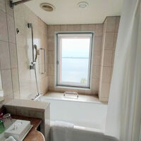 海が見えるバスルーム