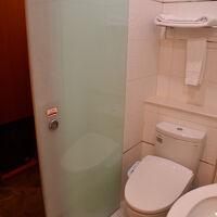 トイレ。左が客室