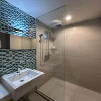 古いビジネスホテルみたいな水回り