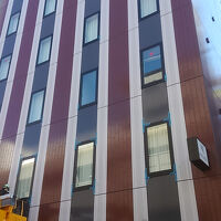 上野駅前で、カラフルな外観でわかりやすかったです。