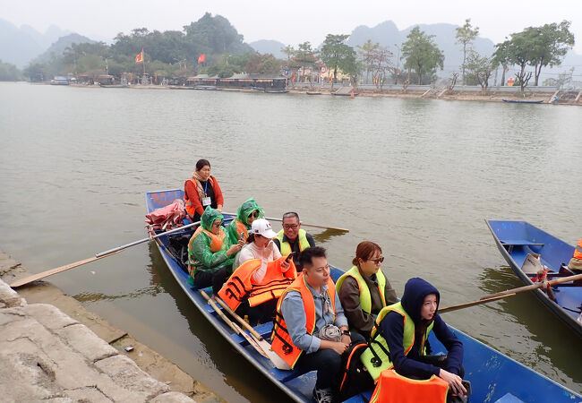 香寺 (フォン寺：パヒュームパコダ)