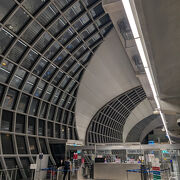 日本の空港・・・負けてます。