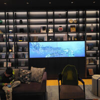 ギャラリーがおしゃれな図書館っぽくて見た目もいい