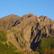 活発な火山活動で出来た正真正銘の危険な姿