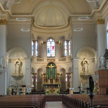 …フェンス越しでも内部の造りや装飾の美しさが味わえました。