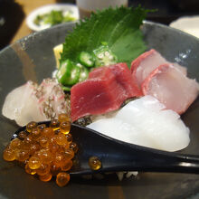 魚○亜紗