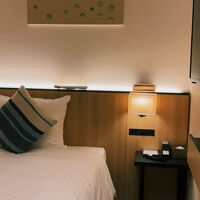 ベッドエリア、雰囲気も可愛くライティングも落ち着く