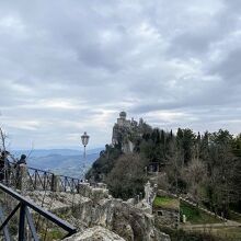 サンマリノ歴史地区とティターノ山