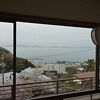 高台に建ち海が望め眺望が良い