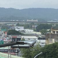 7階ラウンジから(飛行機が飛んで来るのを見ました。)