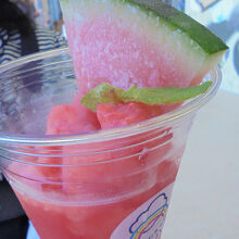 ドリンクが飲めるお店で購入　スイカが美味しい