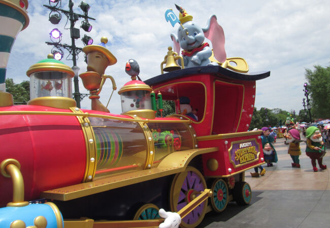 上海ディズニーリゾート パレード