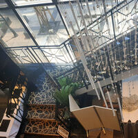 2階から見下ろしたところ。1～2階をつなぐ階段。