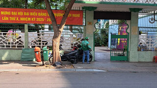 ドンコイ通り近くのイスラム教モスク。