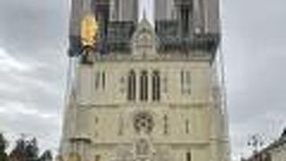 現在修復中で入れず