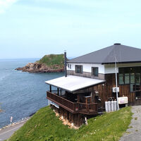 日本海の夕陽が美しい小ぶりな温泉宿