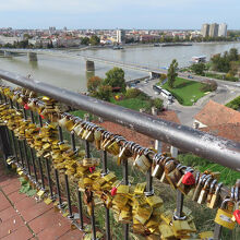 愛の誓いの南京錠も用意して行くのもいいかもです。