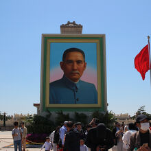 孫文氏の肖像画も掲げられていました。