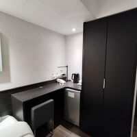 デスク回りも機能的で使いやすい